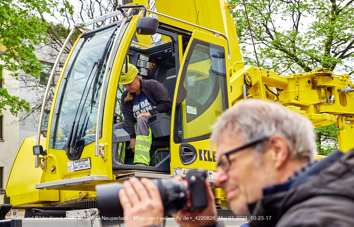 01.05.2023 - Maibaumaufstellung in Berg am Laim